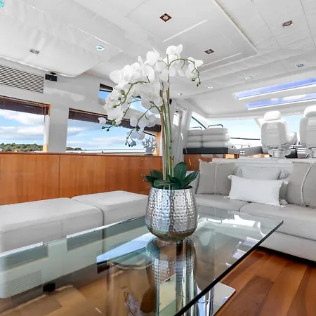 Botel Palumba Cannes