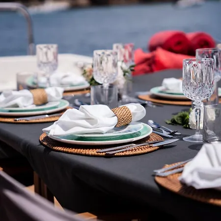 Palumba Botel Cannes